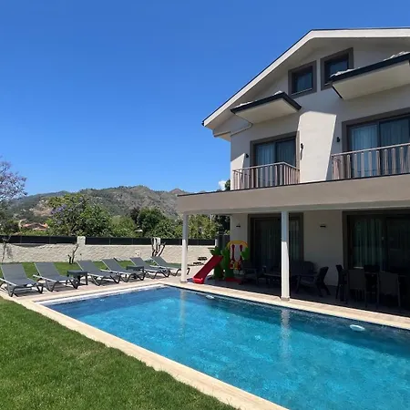 Villa Modern With Private Pool In Center Göcek